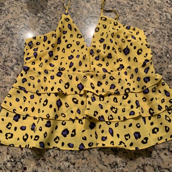 NWT SUPERDOWN REVOLVE Yellow Leopard Print Ruffle Top S - Picture 2 of 2